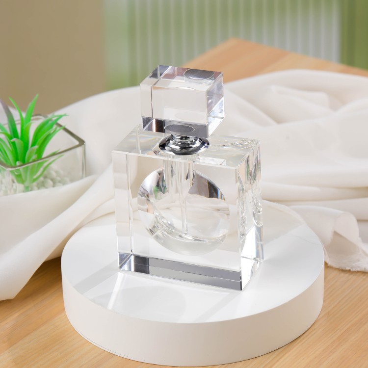 زجاجة عطر كريستالية مربعة الشك - مراجعة Home Fragrance Bottle وسعره