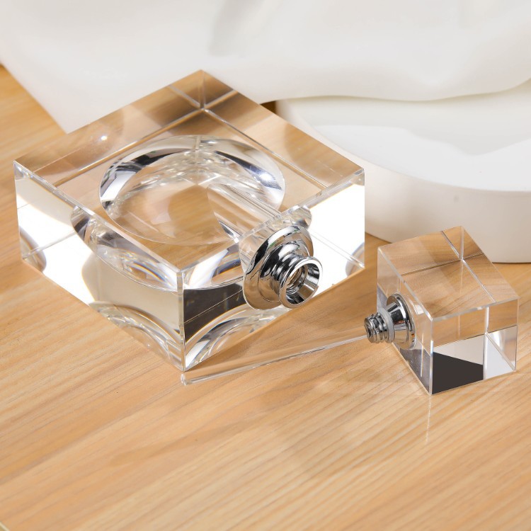 زجاجة عطر كريستالية مربعة الشك - مراجعة Home Fragrance Bottle وسعره