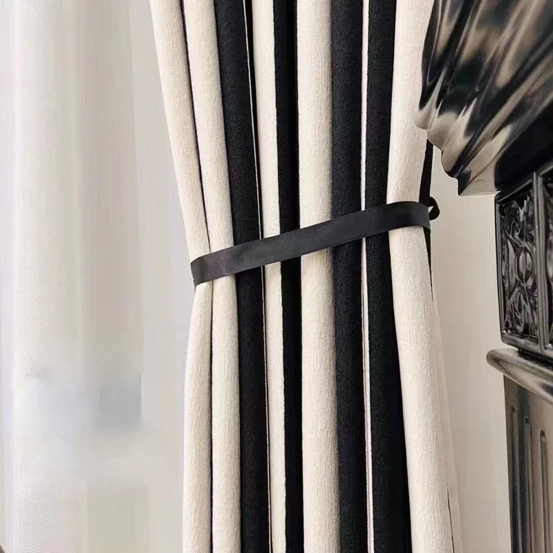 عمودي مخطط أبيض وأسود الشنيل ا - مراجعة Home Fragrance In French وسعره